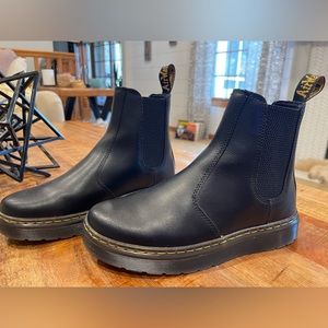 Dr Martens Chelsea Boots women’s size 6 perfect condition